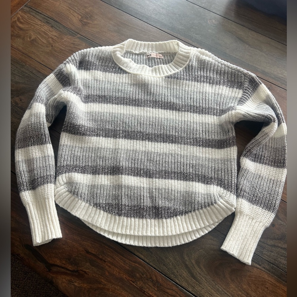 Kohl's SO Good for Life Grey & White Stripe Sweater ~ Medium ~ Juniors - Picture 2 of 9